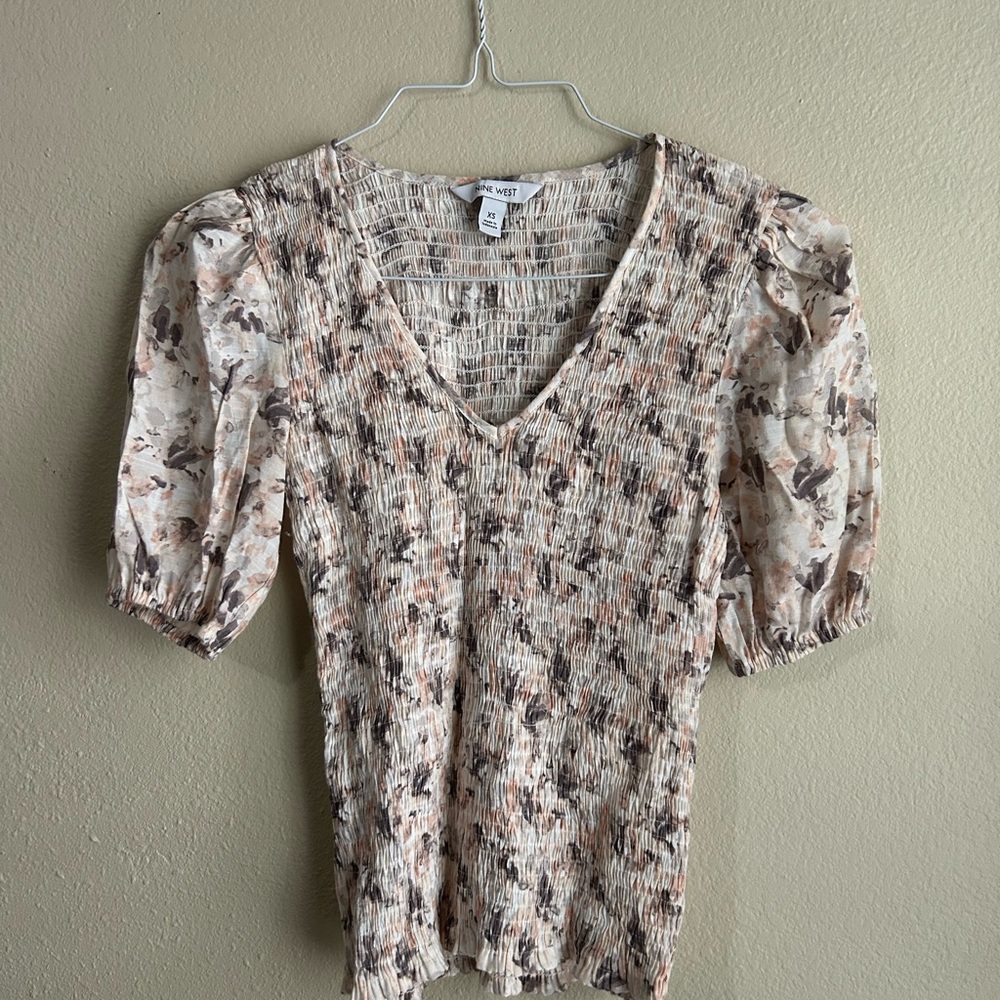 Nine West Cream and Gray Smocked Puff Sleeve Blouse